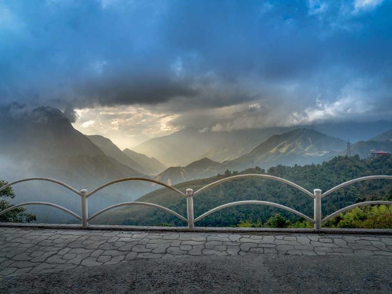 khau pha pass viewpoint 1 Khau Pha Pass mountain viewpoint with sweeping views across Mu Cang Chai’s valleys and peaks