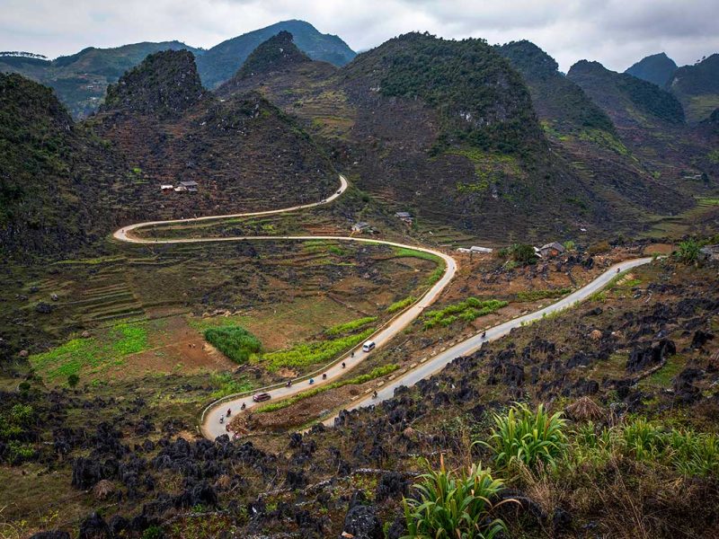 M-shaped viewpoint along the Ha Giang Loop