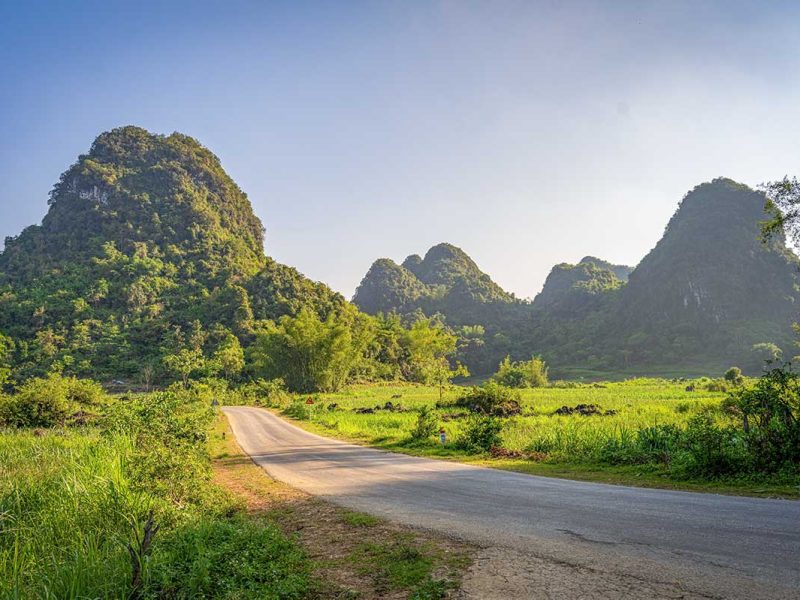 non nuoc cao bang geopark 1 A road through mountain landscape part of Non Nuoc Cao Bang UNESCO Global GeoparkNon Nuoc