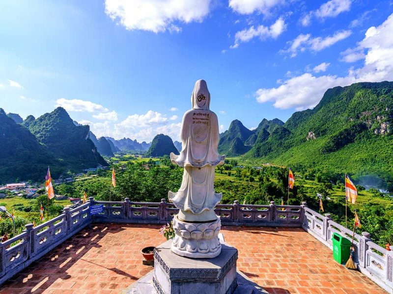 phat tich truc lam ban gioc pagoda 1 A statue located on the hill top of Phat Tich Truc Lam Ban Gioc Pagoda with amazing views over the surrounding mountains of Cao Bang