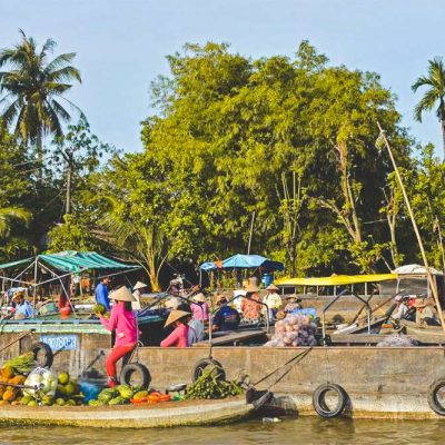 Phong Dien floating market