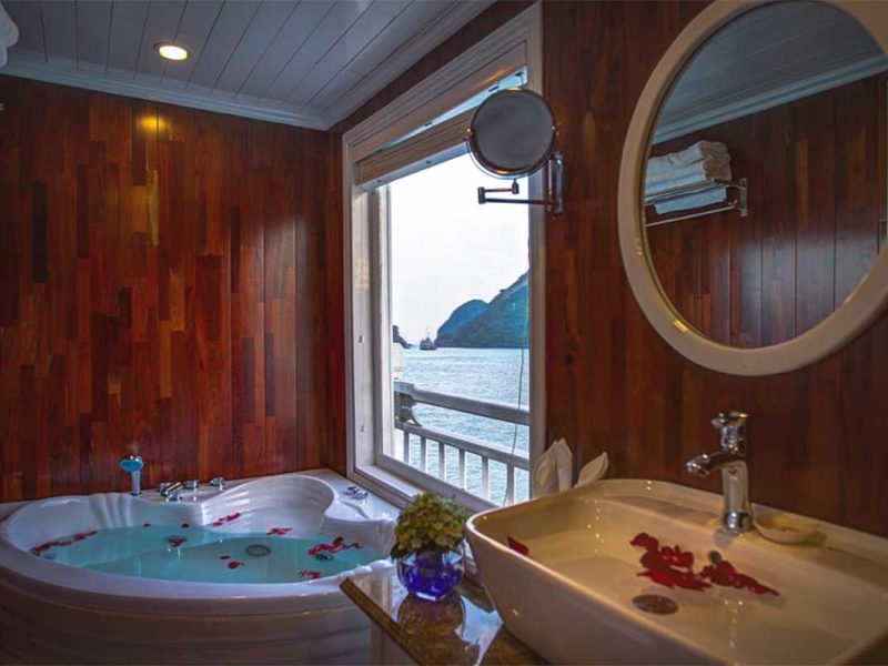 signature bai tu lung bay cruise 20