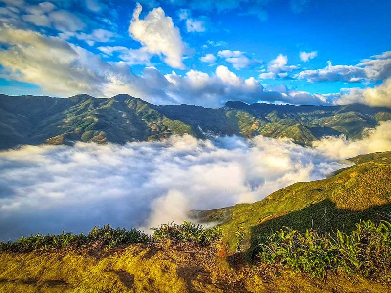 Hanging clouds between the mountains of Ta Xua during cloud hunting
